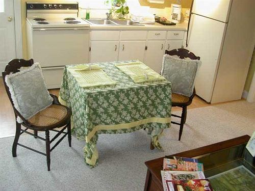Fuquay Mineral Spring Inn & Garden מראה חיצוני תמונה